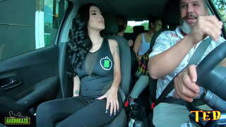 A gr&amp;aacute;vida paulista pelada no carro quer fazer seu primeiro filme porn&amp;ocirc;