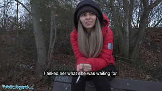 Јавни агент Мења Жену, Иде и да се Зајебава са Странцем