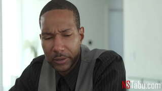 Ebony Zana-Badiny Te Dada Mba Hitondra Azy Ho Toy Ny Vehivavy