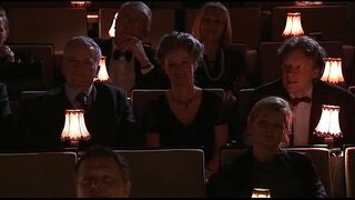 ���ेलिया जोन्स-लेस्बियन-एक बोतल और बेसबॉल बैट के साथ रफ शो