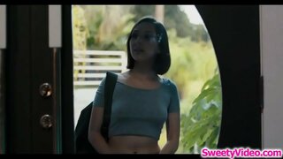 Sexy massør scissoring med henne lesbiske kunden