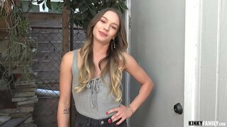 Развратна породица је њена млада вагина