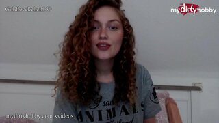 Hete duitse amateur babe maakt gebruik van een dikke dildo rekken haar strakke kutje en kreunt hard tot ze klaarkomt